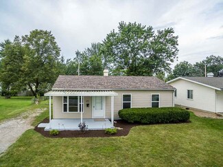 1216 Bethany Ln, Fort Wayne, IN 46825