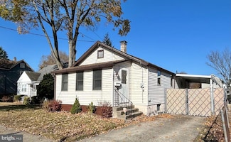 213 W 4th St, Florence, NJ 08518