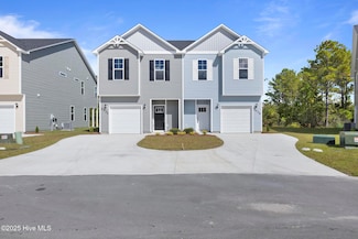 2035 Folkstone Woods Ln, Holly Ridge, NC 28445