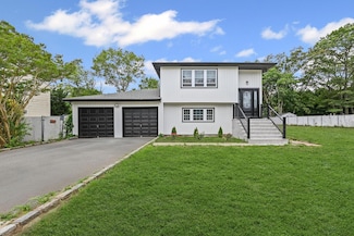 202 Crystal Brook Rd, Port Jefferson Station, NY 11776