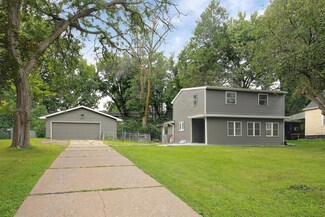 6025 45th St N, Saint Paul, MN 55128