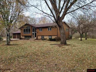 56994 Brookview Ln, New Ulm, MN 56073