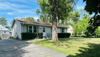 7710 E Sunset Dr, Wonder Lake, IL 60097