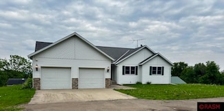 43773 361st Ln, Saint Peter, MN 56082