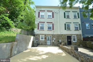 417 Atlantic St SE, Washington, DC 20032