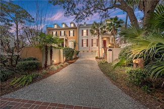 64 Crosstree Dr N, Hilton Head Island, SC 29926