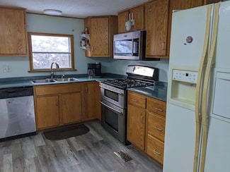 238 S Main St, Danby, VT 05739