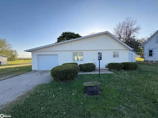 128 S West St, Latimer, IA 50452