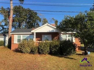 905 Carver Dr, Fort Valley, GA 31030