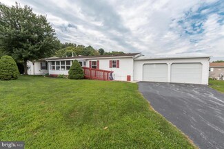 70 Taylor Dr, Ronks, PA 17572