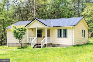 216 Deer Fern Dr, Sugar Grove, WV 26815