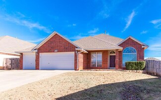816 Elm Creek Dr, Moore, OK 73160