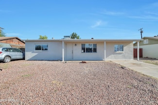 2823 W Banff Ln, Phoenix, AZ 85053