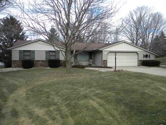 408 E Lynnwood Dr S, Warsaw, IN 46580