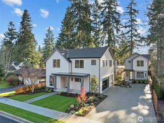 13017 NE 113th St, Kirkland, WA 98033