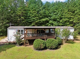 972 Weaver Rd, Green Bay, VA 23942