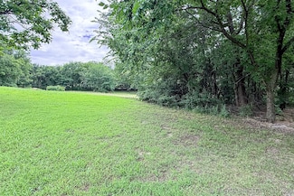 608 S Cherokee St, Locust Grove, OK 74352