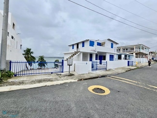15 Calle Hucares, Naguabo, PR 00718