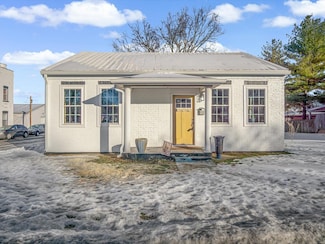 232 N Main St, Red Bud, IL 62278