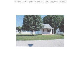 305 Ivywood St, Eleanor, WV 25070
