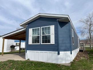 1215 Castle Dr Unit 38, Fremont, MI 49412