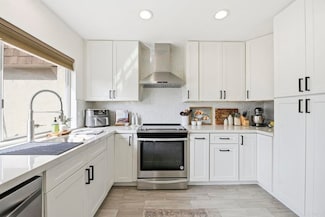 233 Festival Dr, Oceanside, CA 92057