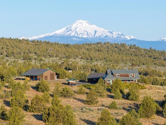 4647 SW Belmont Ln, Madras, OR 97741