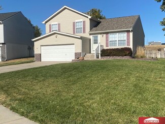 17902 Gertrude Cir, Omaha, NE 68136