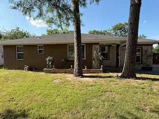 533 Pine St, Lewisville, TX 75057