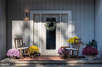 166 Jefferson St Unit 4, Saratoga Springs, NY 12866