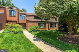 15 Oakridge Ct, Lutherville Timonium, MD 21093