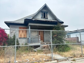 685 E 51st St, Los Angeles, CA 90011