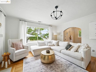 3712 Maple Ave, Oakland, CA 94602