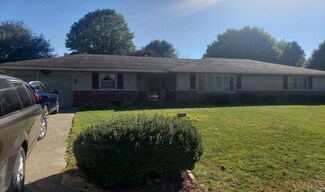 609 Maple Dr, Frankfort, IN 46041