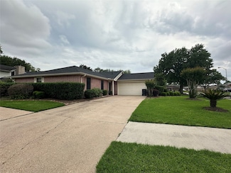 2934 Poplar Creek Ln, Pearland, TX 77584