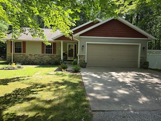 6631 Club House Dr E, Stanwood, MI 49346