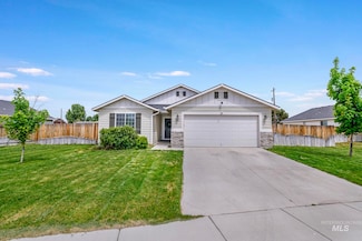 880 SW Lago St, Mountain Home, ID 83647