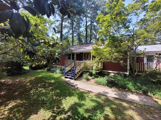 1121 W 20th St, Laurel, MS 39440