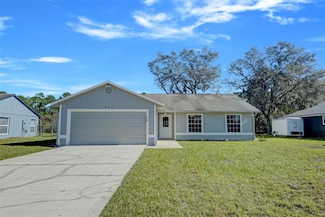 637 Twin Lake Ave, Deltona, FL 32738