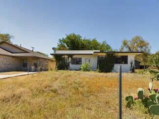 3811 36th St, Lubbock, TX 79413