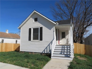 4 W Piankishaw St, Paola, KS 66071