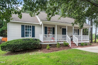 612 Agin Court Place, Clayton, NC 27520