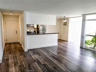 11942 Darlington Ave Unit 1, Los Angeles, CA 90049