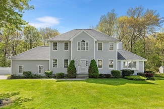 3 Wildflower Dr, Sutton, MA 01590
