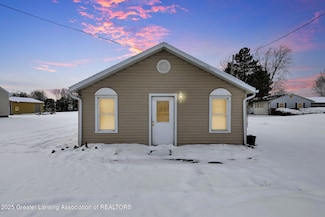 11073 Hartel Rd, Grand Ledge, MI 48837