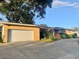 5622 Oakland Dr, Tampa, FL 33617