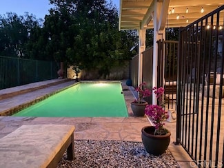 581 Galloping Hill Rd, Simi Valley, CA 93065