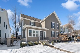549 S Main St, Naperville, IL 60540