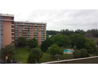 15600 NW 7th Ave Unit 715, Miami, FL 33169