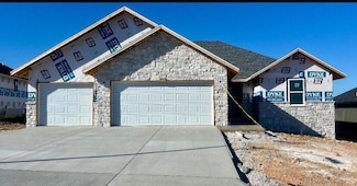 955 S Silverwood Ln, Nixa, MO 65714